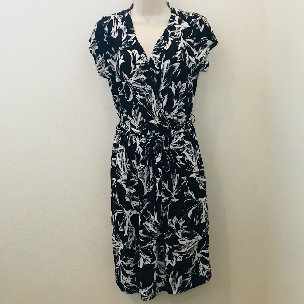 Banana republic black floral B/W small dress